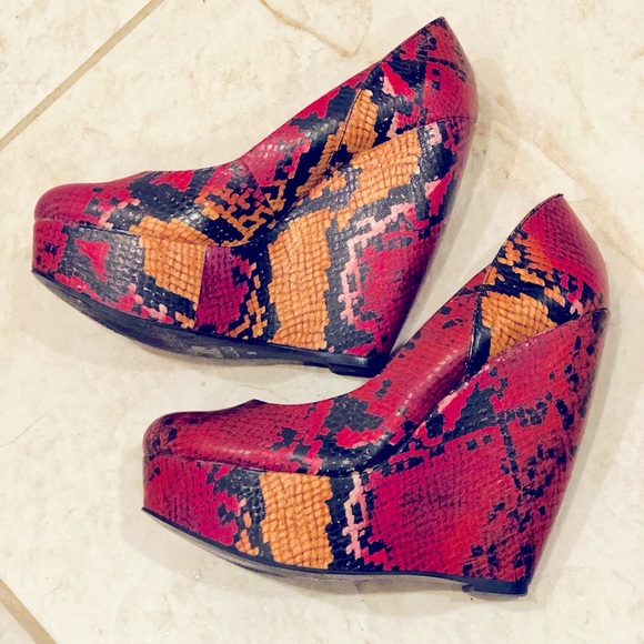 🐾🐆Aldo Animal Print platform Wedge Heels 🐆🐾 - Picture 7 of 15